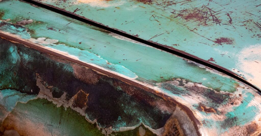 年式・走行距離・車種別に見る古い車の買取相場を表形式で比較する画像