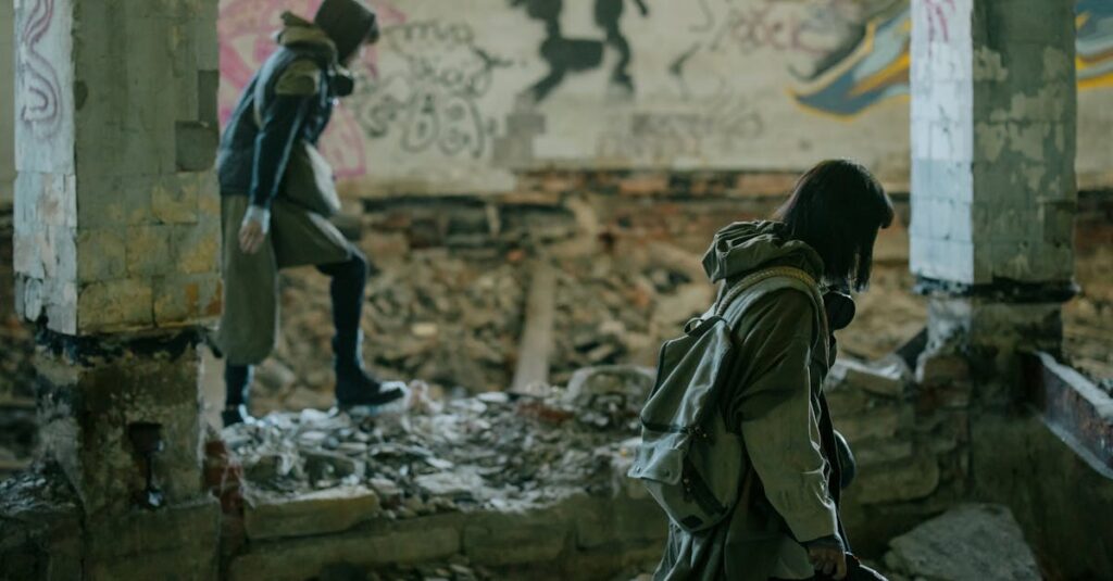 壊れたフィギュアでも査定対象になることを示す相談シーン