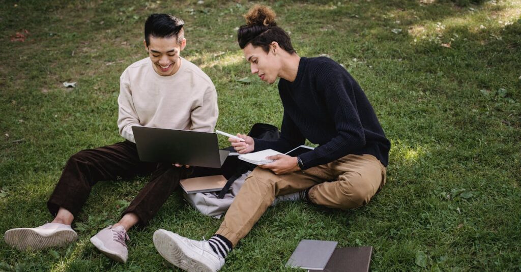 予想以上に高くパソコンを査定してもらえて驚いている人の写真