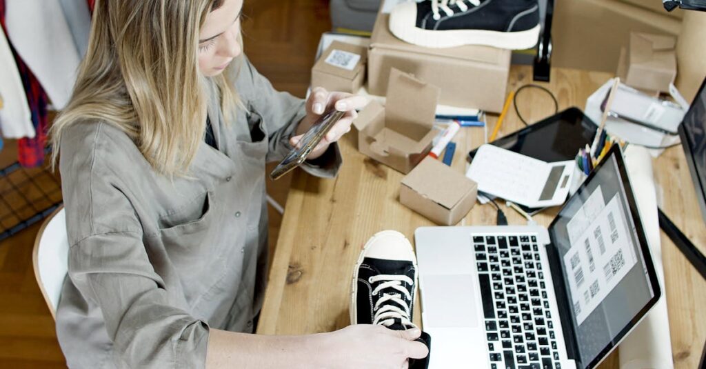 宅配・店頭・出張買取の違いを説明するイラスト