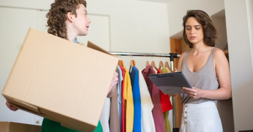 CDを売る前に準備する様子を描いたイラスト