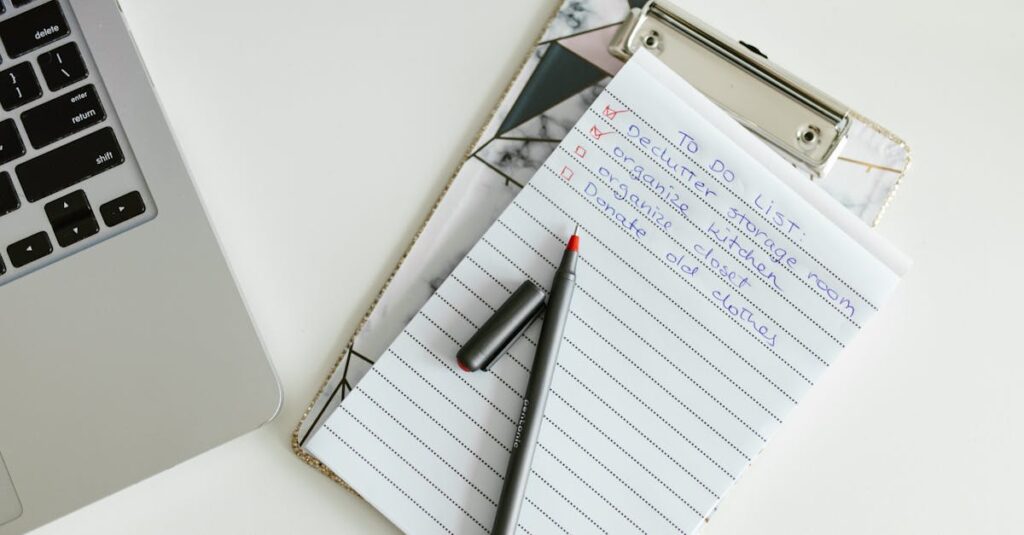 パソコン買取前に確認すべきデータ削除・対象確認・相場・費用・サポート体制の5つのチェック項目を示した図解イメージ